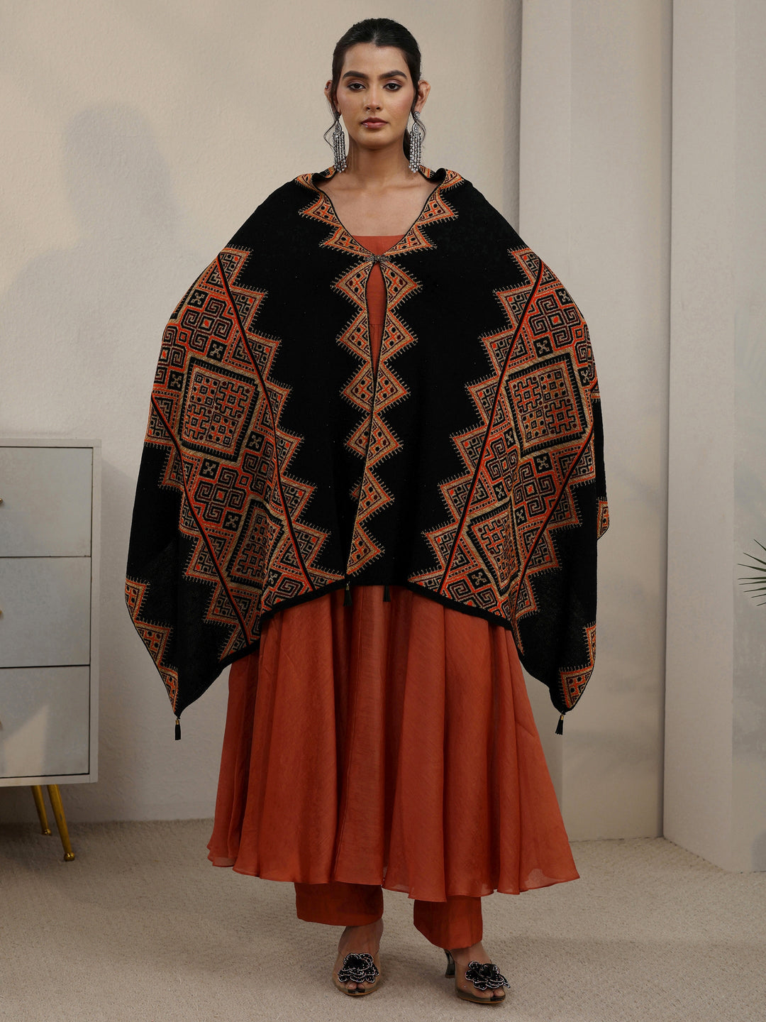 Libas Black Geometric Knitted Acrylic Wrap Shawl