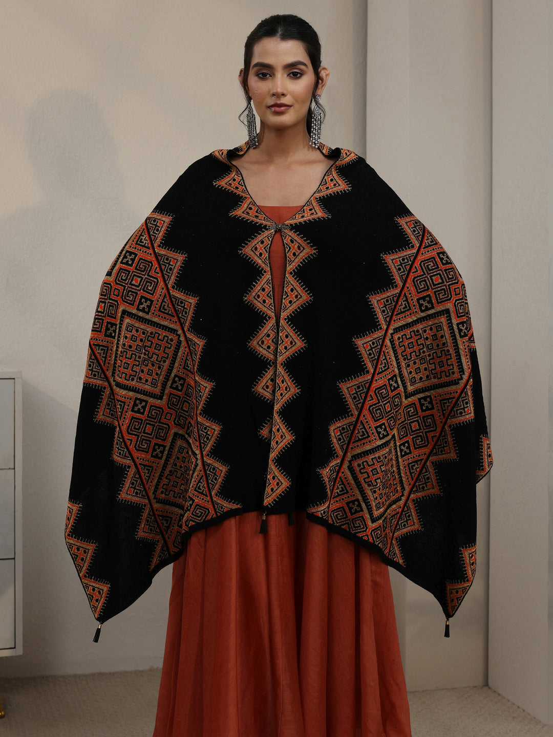 Libas Black Geometric Knitted Acrylic Wrap Shawl