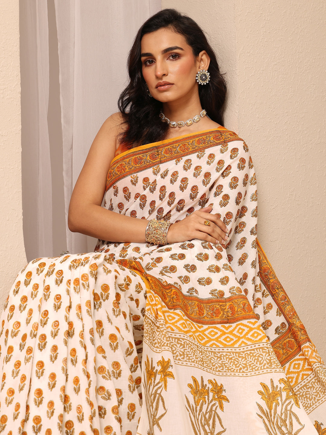 White Printed Cotton Saree With Unstitched Blouse Piece