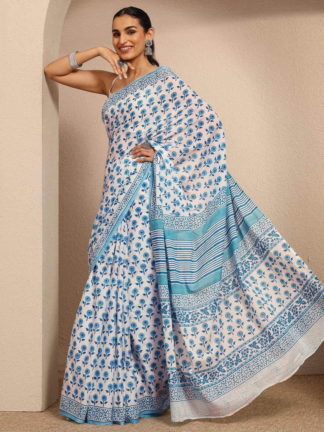White Printed Cotton Saree With Unstitched Blouse Piece