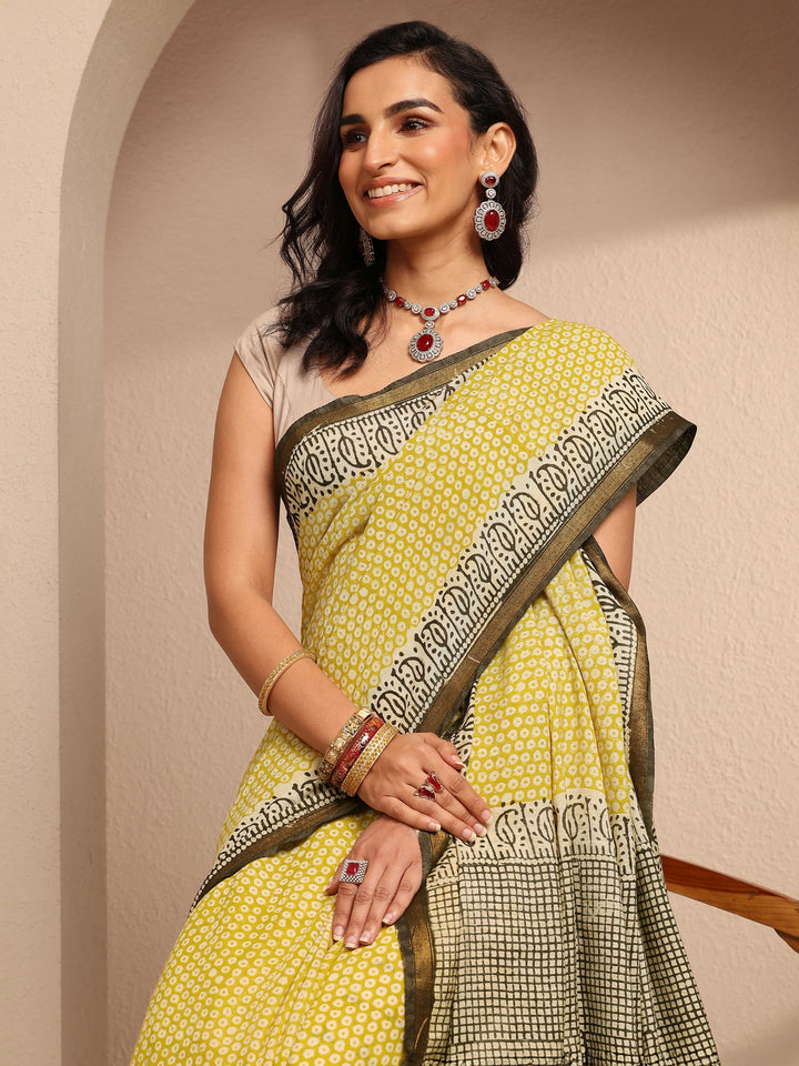 Yellow Geometric Printed Cotton Saree With Unstitched Blouse Piece