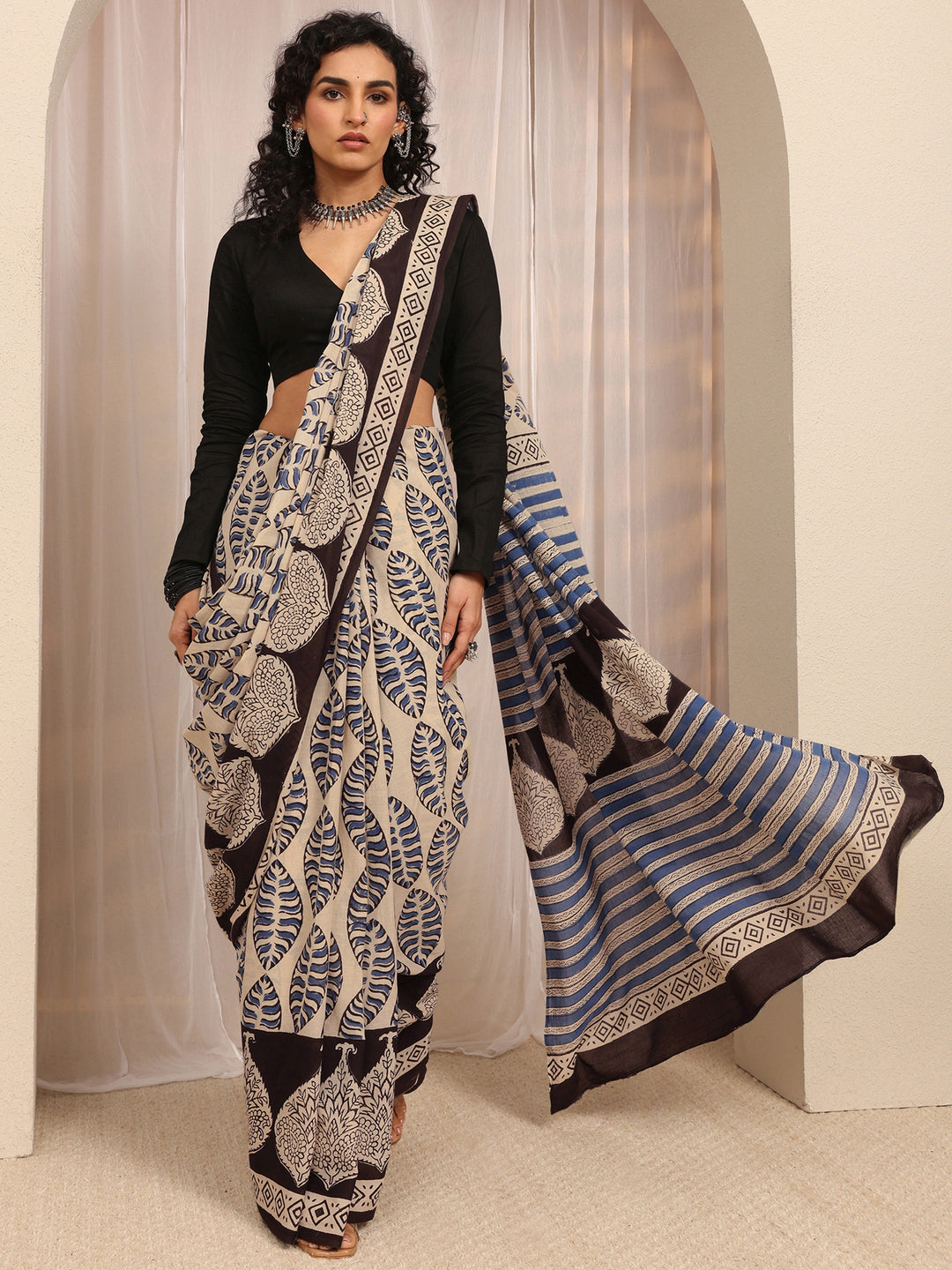 Beige Paisley Printed Cotton Blend Saree With Unstitched Blouse Piece
