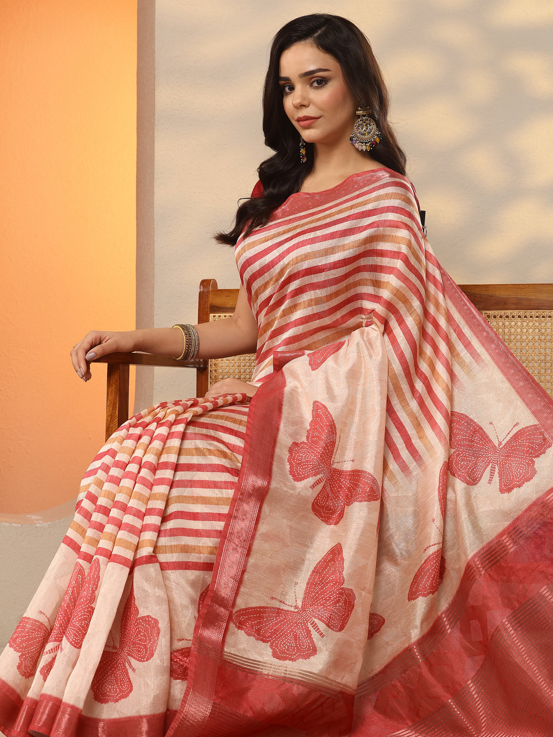 Beige Printed Silk Blend Saree With Unstitched Blouse Piece