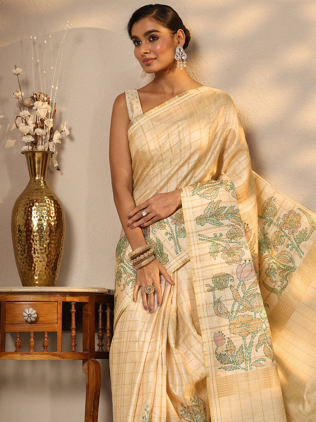 Beige Printed Silk Blend Saree With Unstitched Blouse Piece
