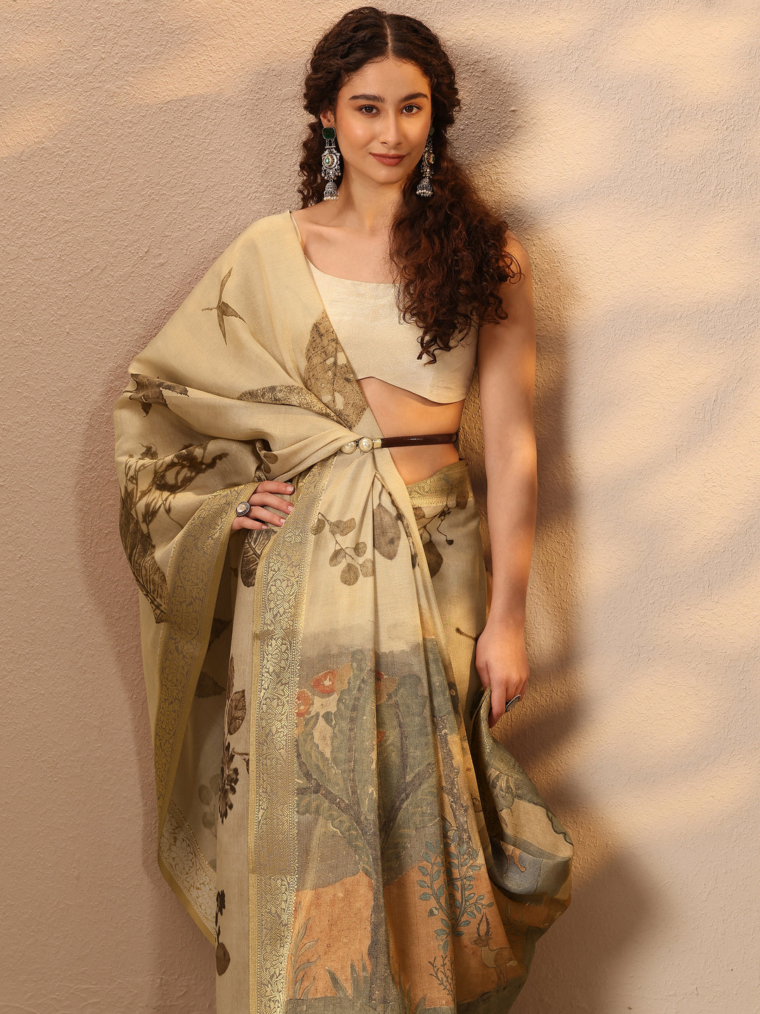 Beige Printed Silk Blend Saree With Unstitched Blouse Piece