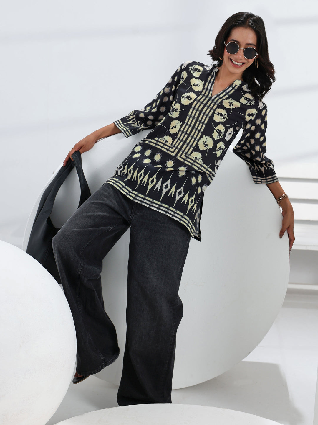 Black Abstarct Printed Cotton Blend Straight Short Kurti