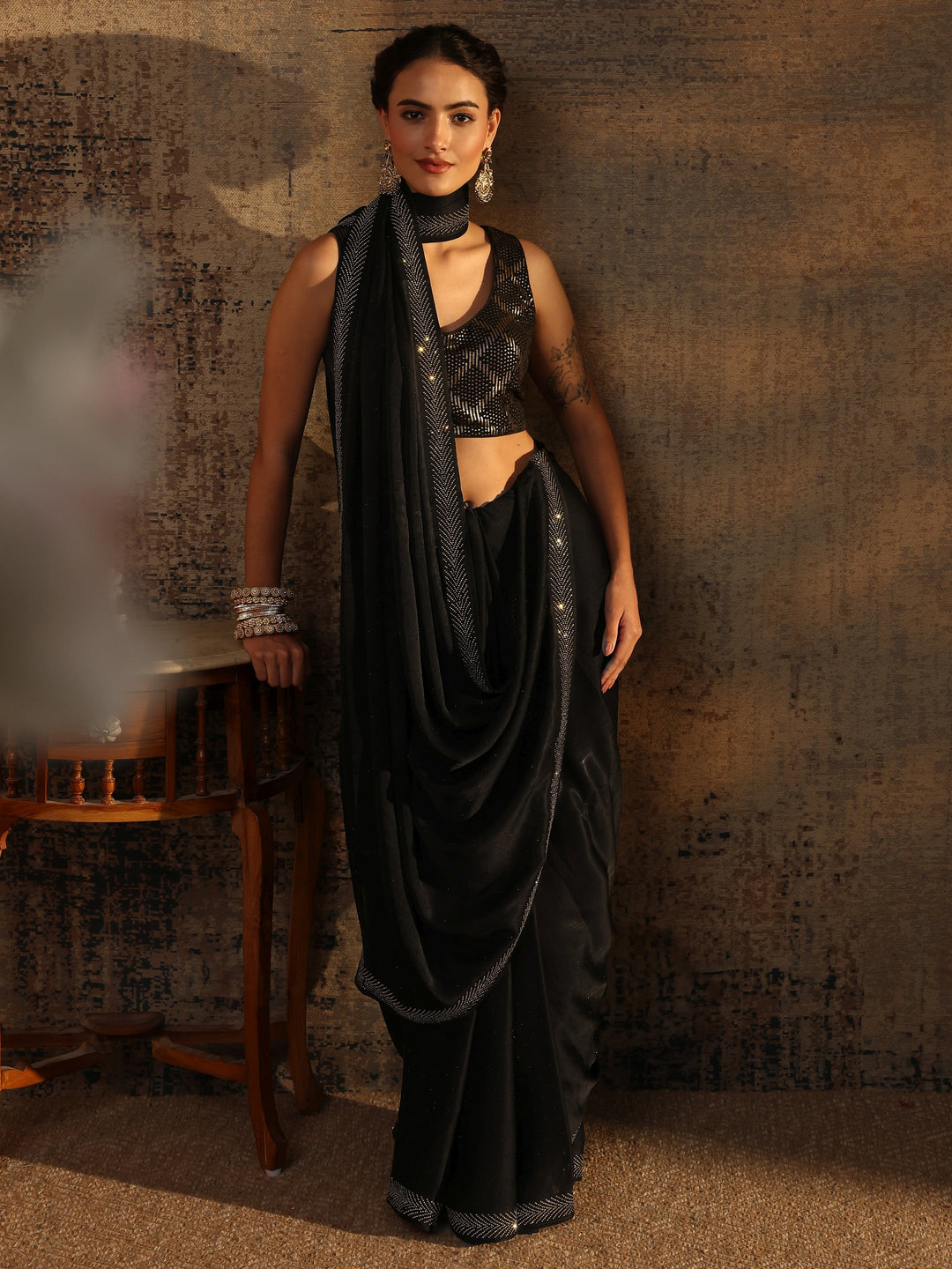 Black Embellished Silk Blend Saree With Unstitched Blouse Piece