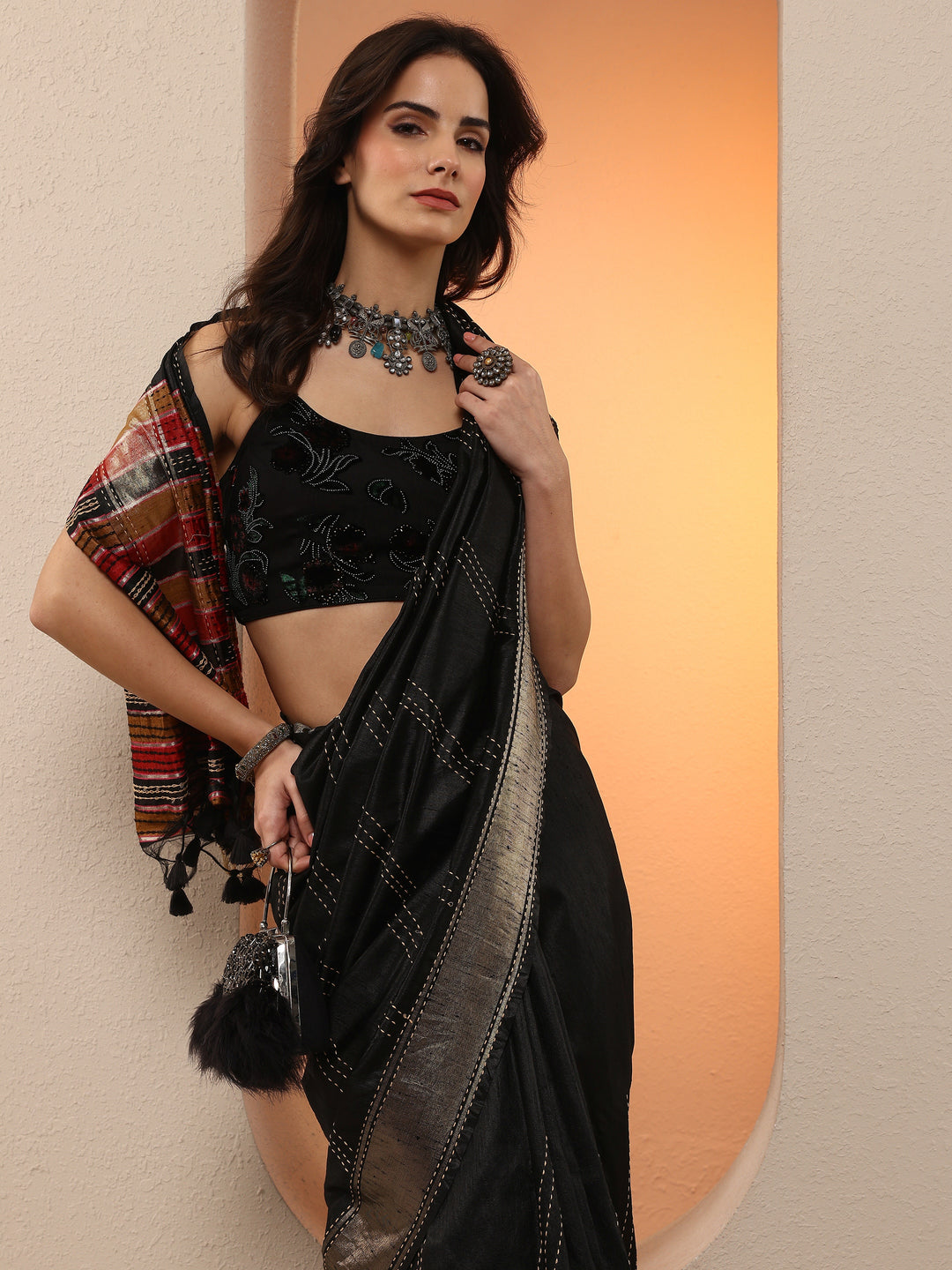 Black Embellished Silk Blend Saree With Unstitched Blouse Piece