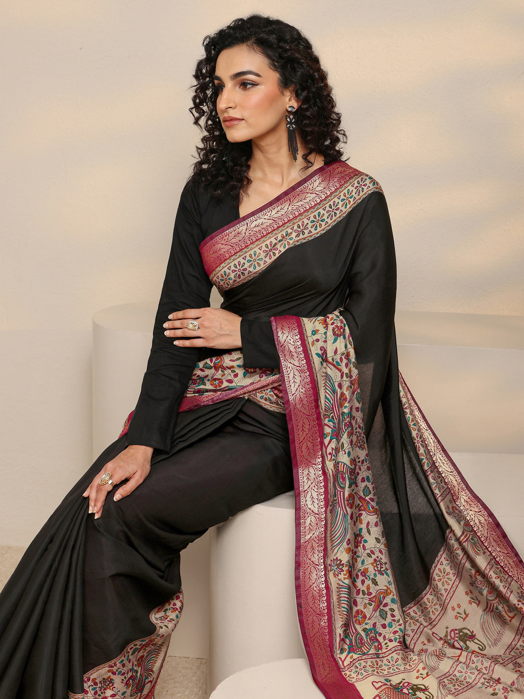 Black Ethnic Motif Printed Silk Blend Saree 
With Unstitched Blouse Piece