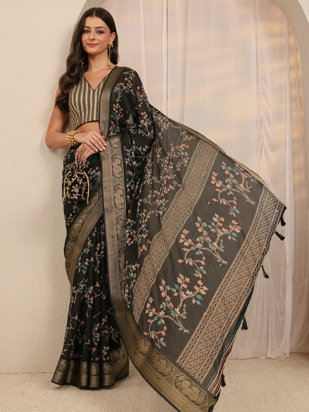 Black Floral Printed Silk Blend Saree 
With Unstitched Blouse Piece
