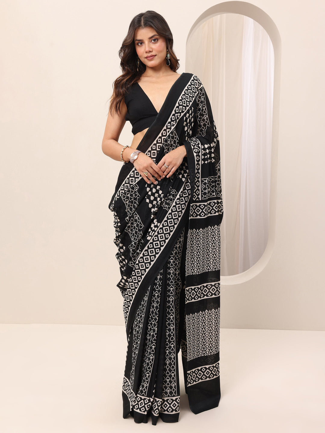 Black Printed Cotton Saree With Unstitched Blouse
