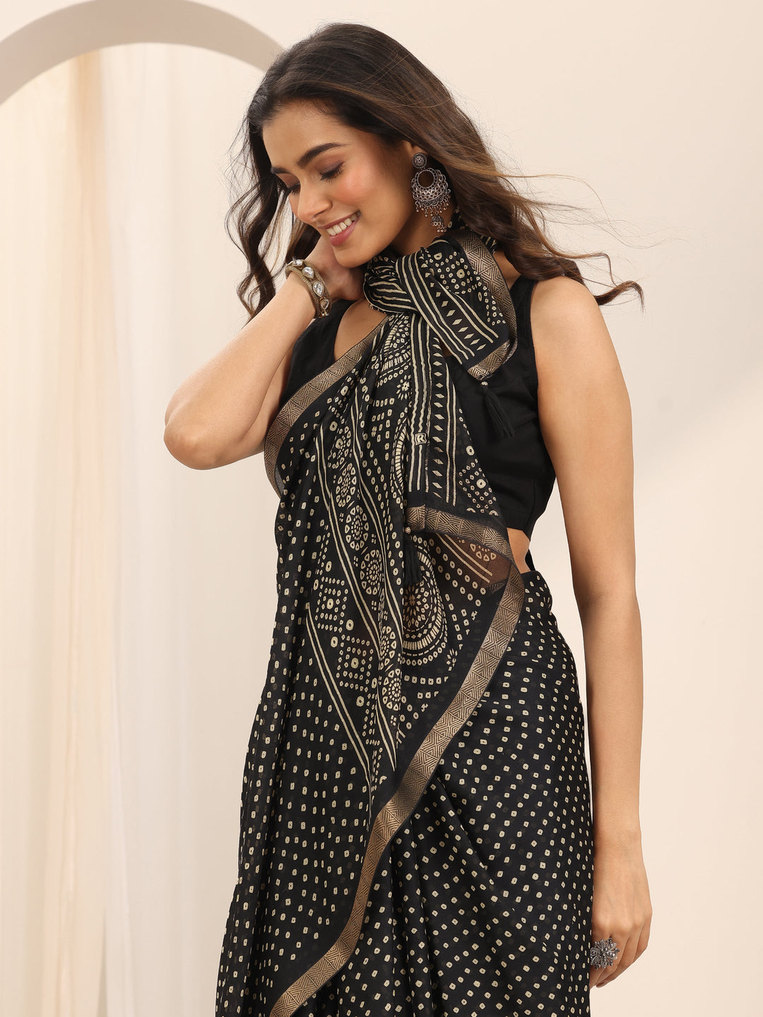 Black Printed Georgette Saree With Unstitched Blouse Piece