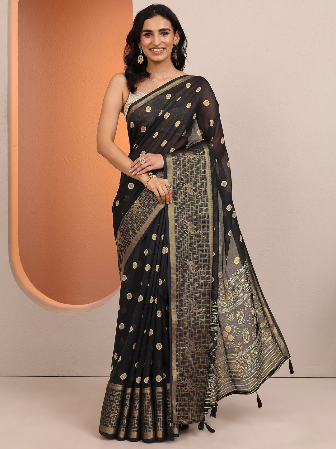 Black Printed Silk Blend Saree With Unstitched Blouse Piece