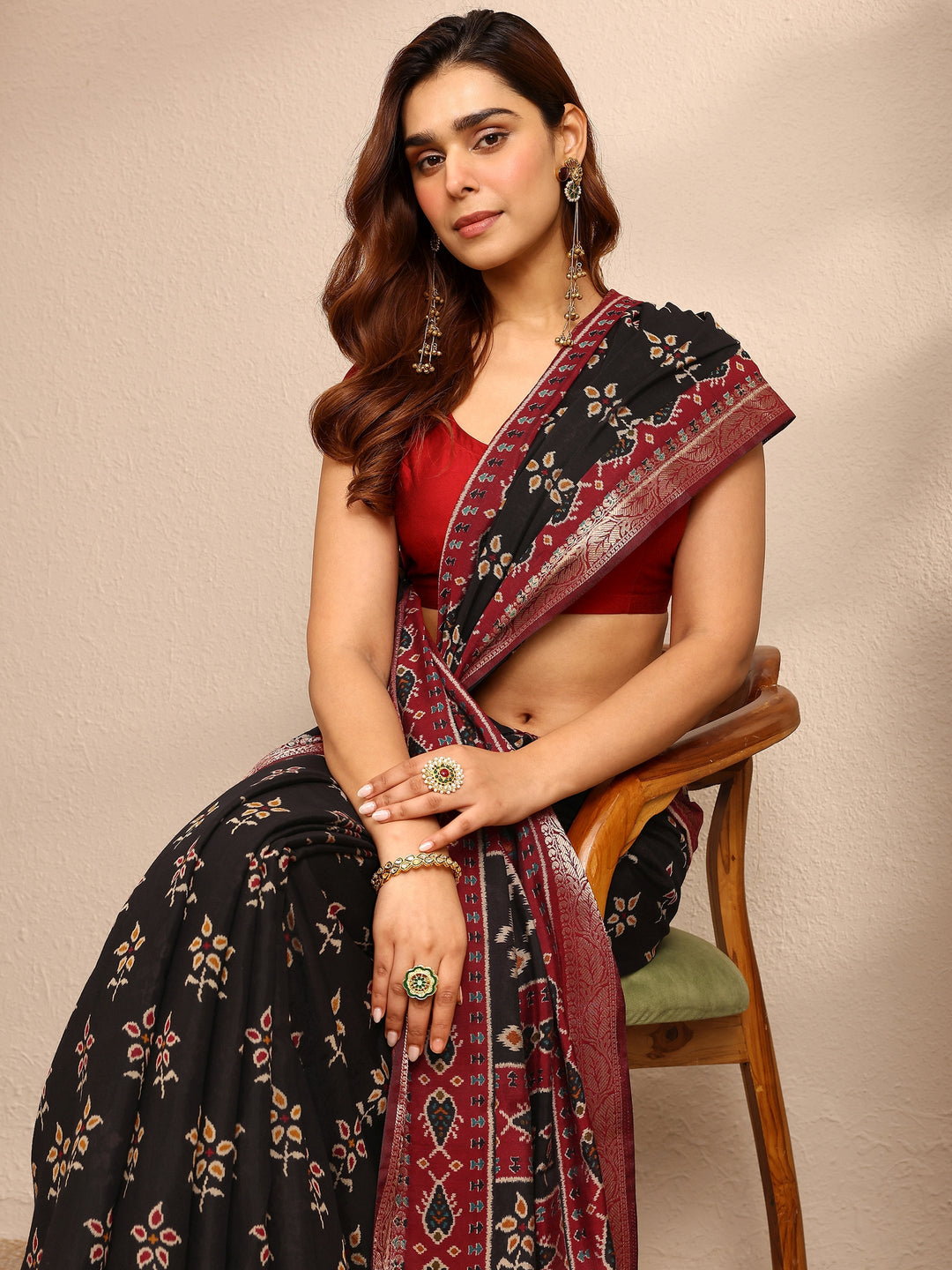 Black Printed Silk Blend Saree With Unstitched Blouse Piece
