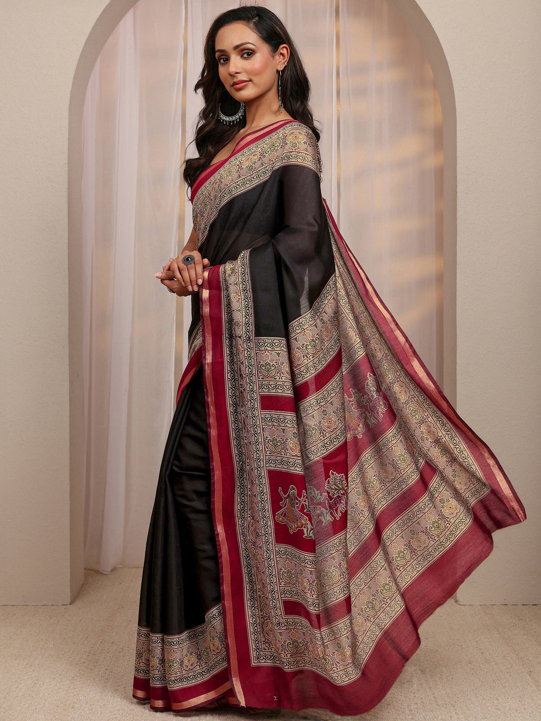 Black Solid Silk Blend Saree With Unstitched Blouse Piece