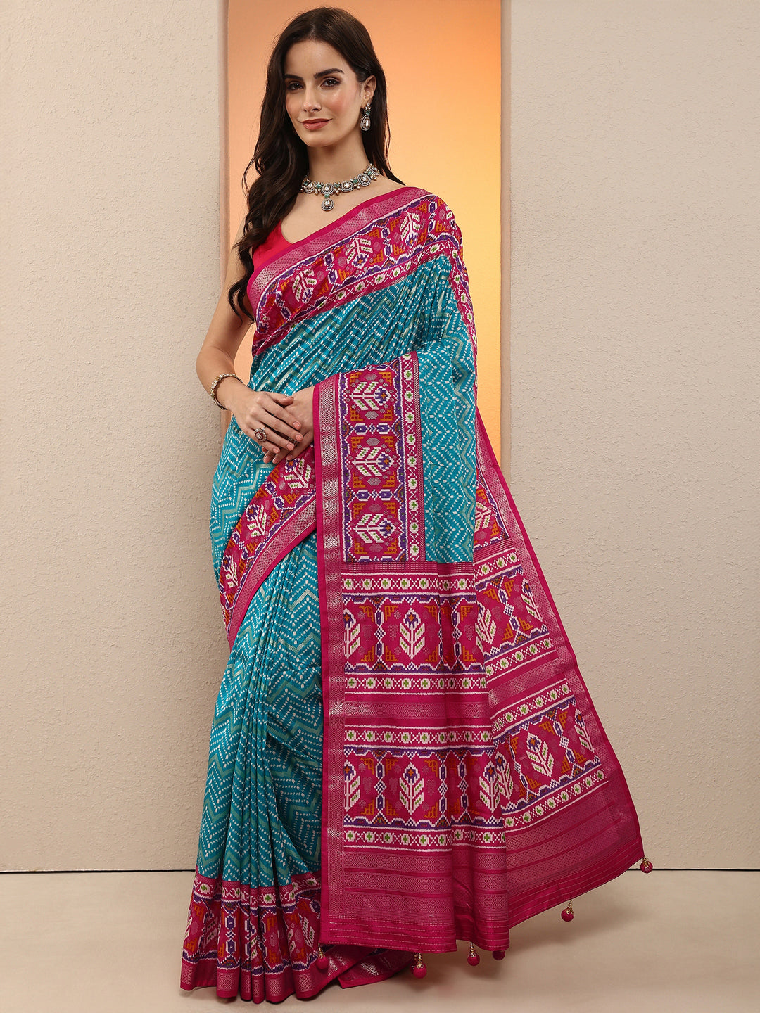 Blue Chevron Printed Sarees With Unstitched Blouse Piece