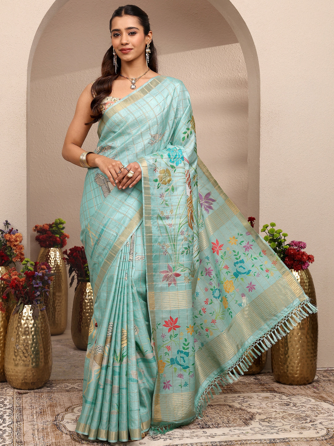 Blue Embroidered Silk Blend Saree With Unstitched Blouse Piece
