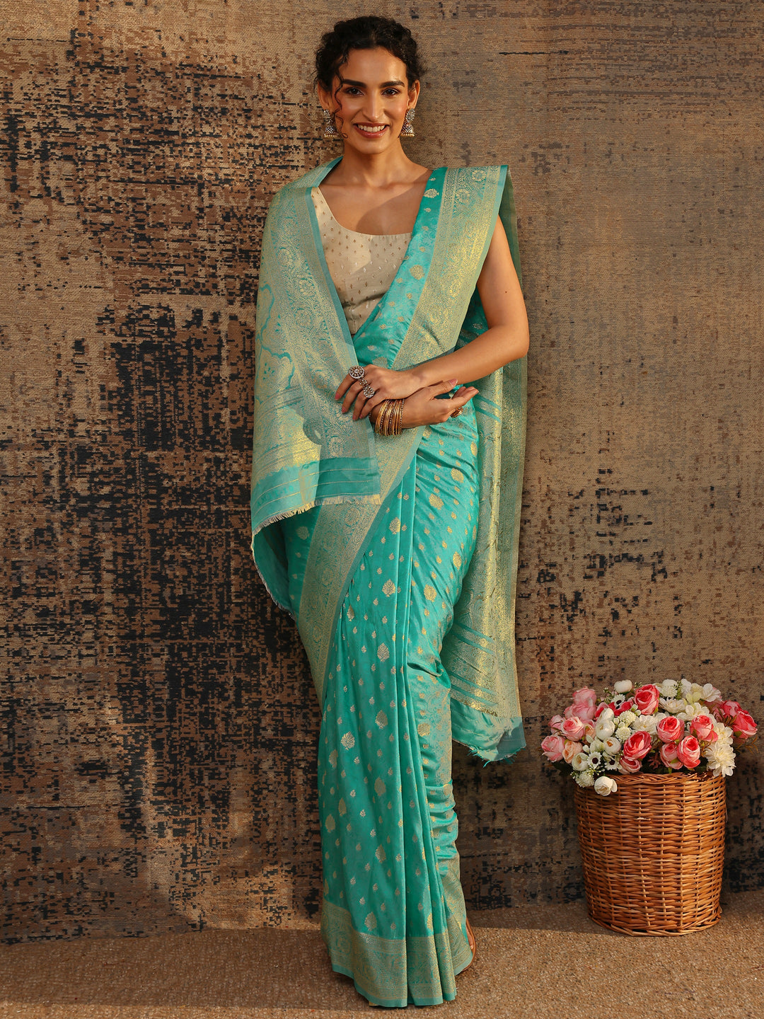 Blue Ethnic Motifs Woven Design Silk Blend Saree With Unstitched Blouse Piece