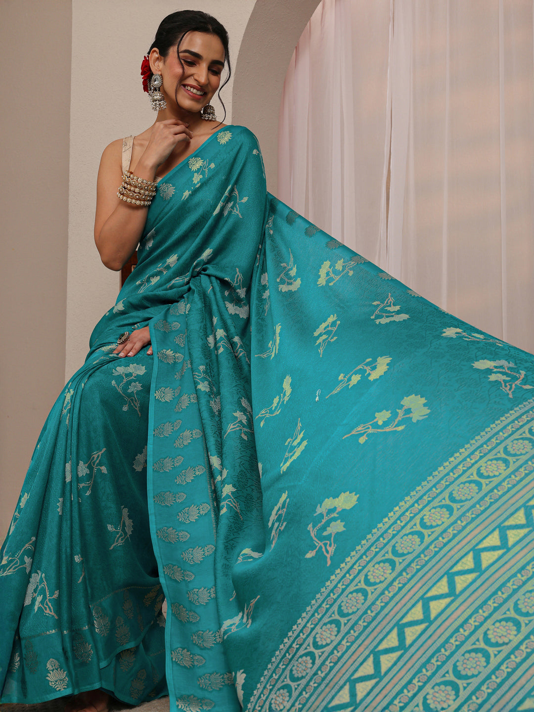 Blue Floral Printed Silk Blend Saree With Unstitched Blouse Piece