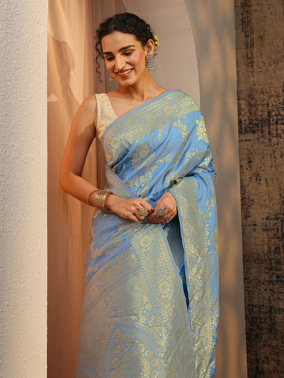 Blue Floral Woven Design Silk Blend Saree With Unstitched Blouse Piece