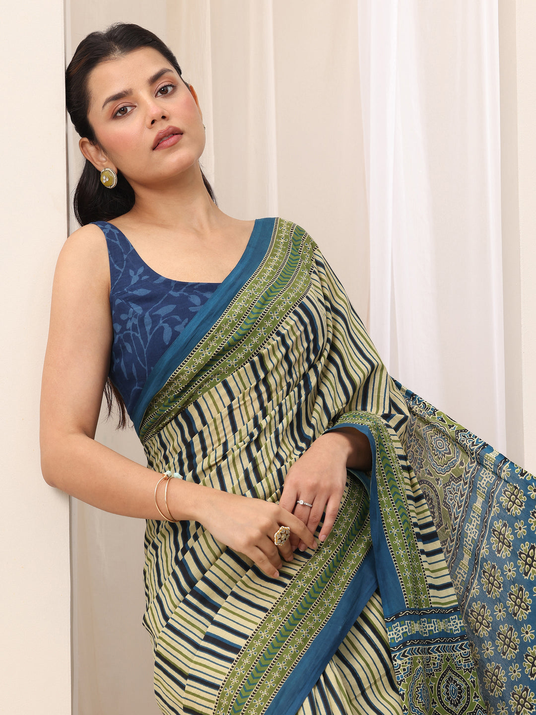 Blue Printed Cotton Saree With Unstitched Blouse