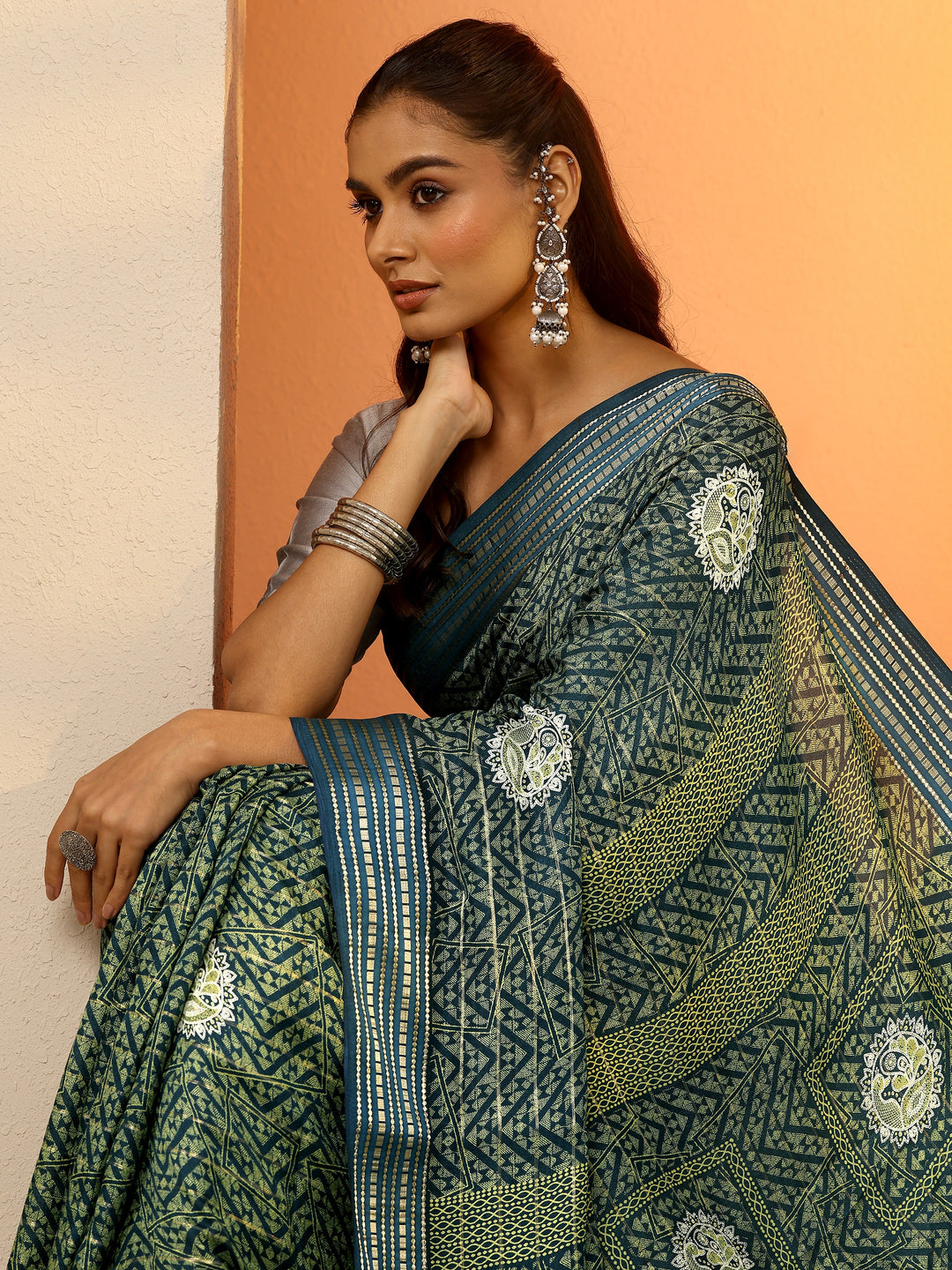 Blue Printed Silk Blend Saree With Unstitched Blouse Piece
