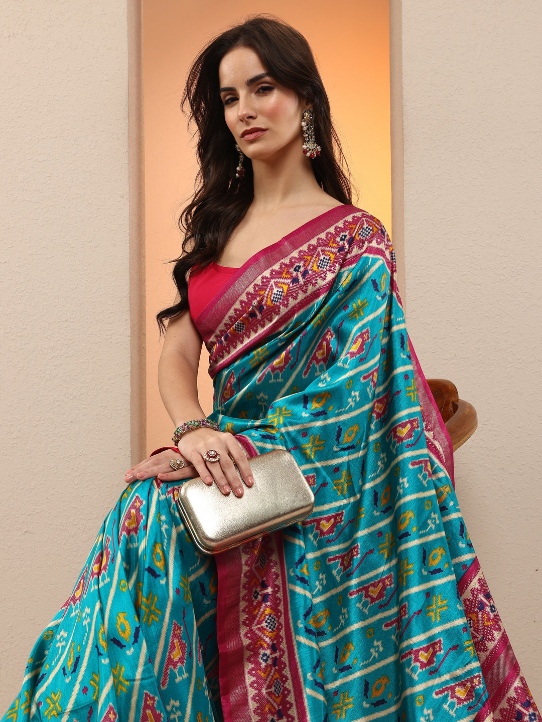 Blue Tribal Printed Silk Blend Saree With Unstitched Blouse Piece
