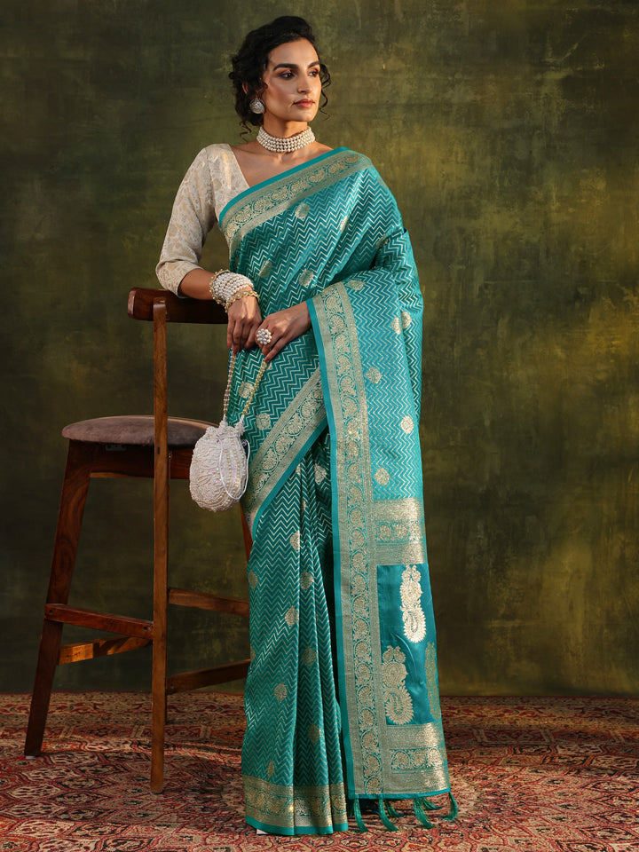 Blue Woven Design Silk Blend Banarasi Saree With Unstitched Blouse Piece