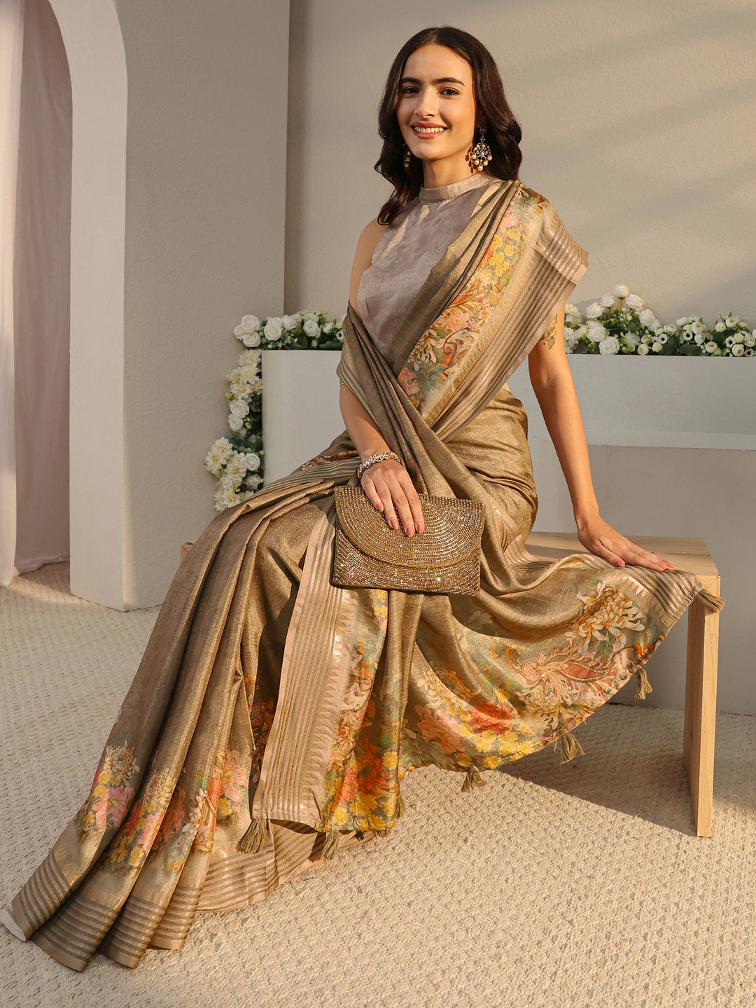 Brown Floral Silk Blend Saree With Unstitched Blouse Piece