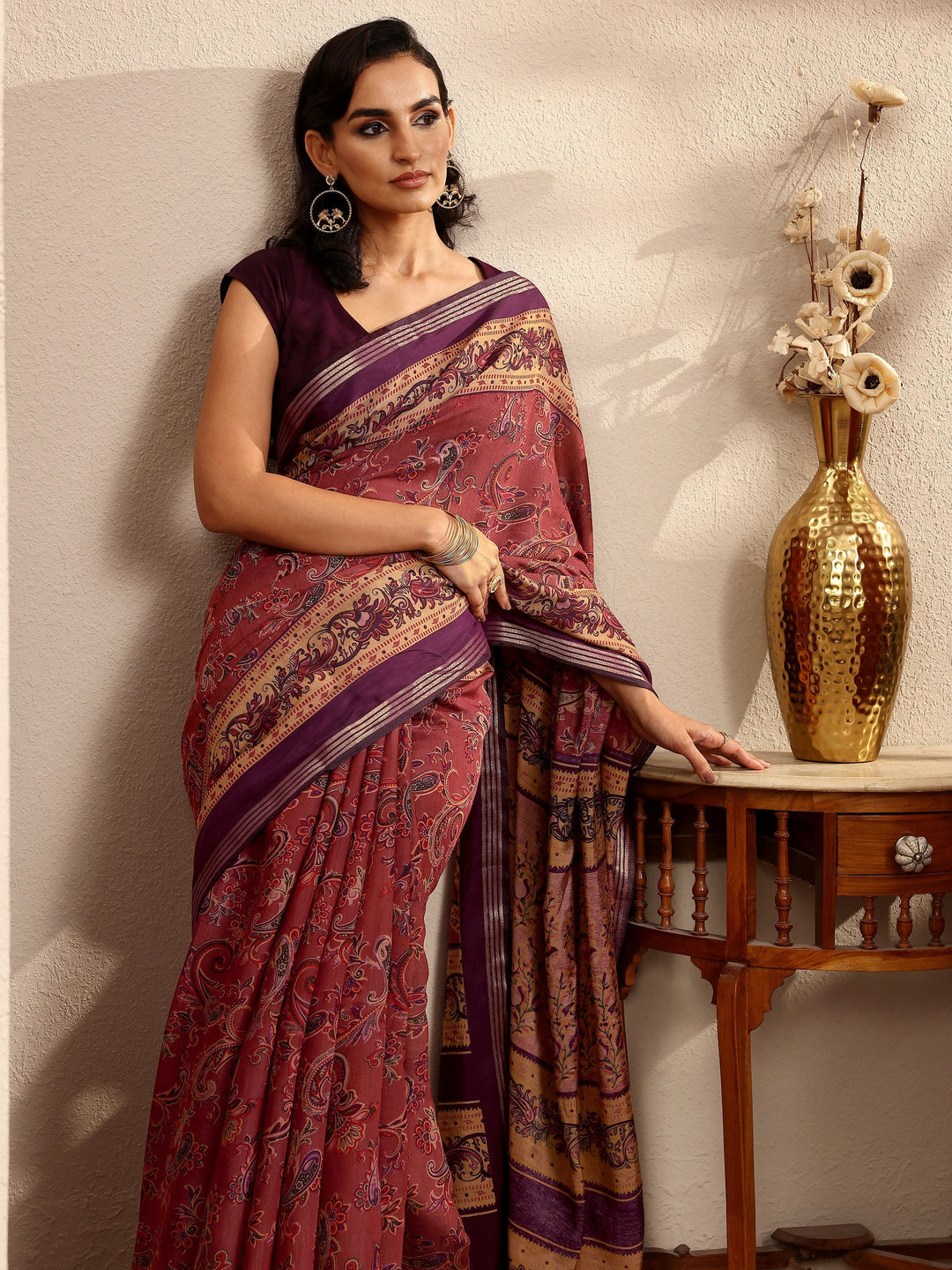 Brown Paisley Printed Silk Blend Saree With Unstitched Blouse Piece