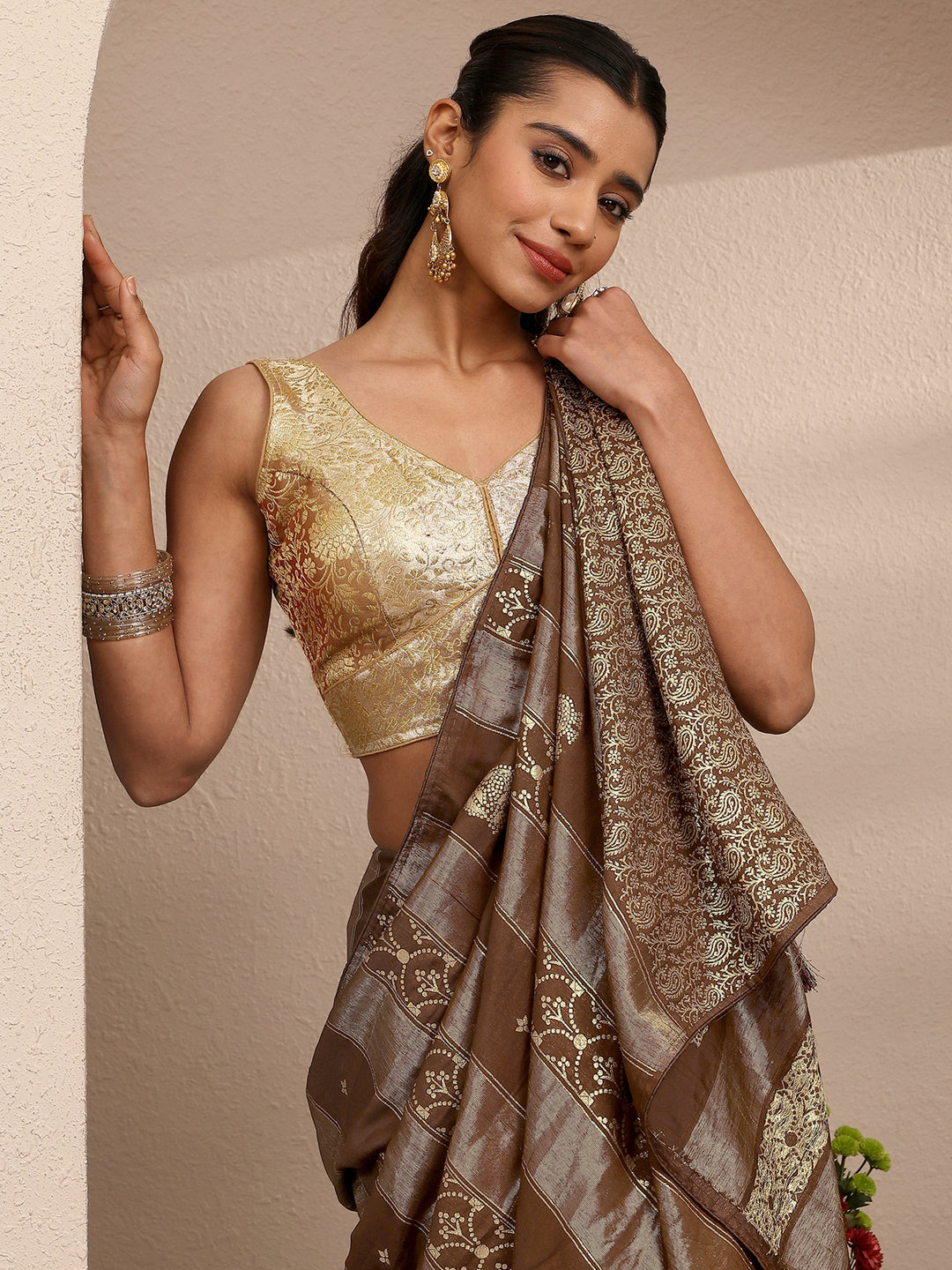 Brown Woven Design Banarsi Silk Blend Saree With Unstitched Blouse Piece
