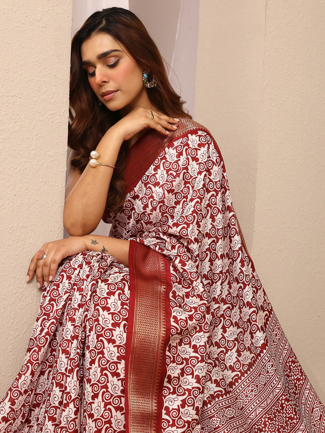 Burgundy Printed Silk Blend Saree With Unstitched Blouse Piece