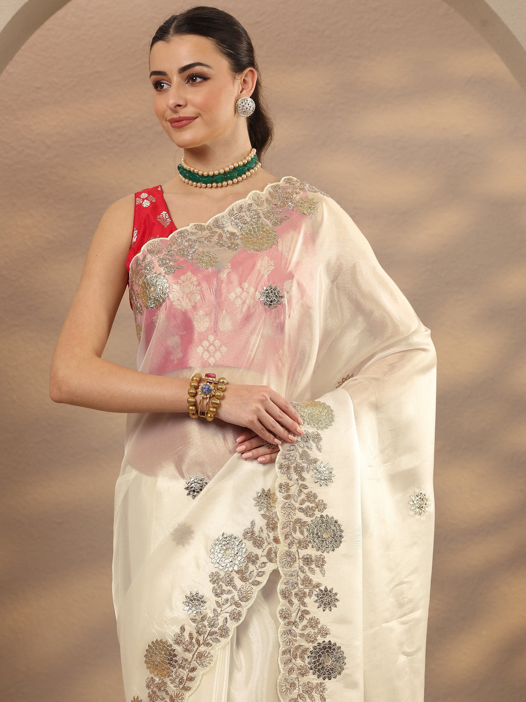 Cream Embroidered Silk Blend Saree With Unstitched Blouse Piece