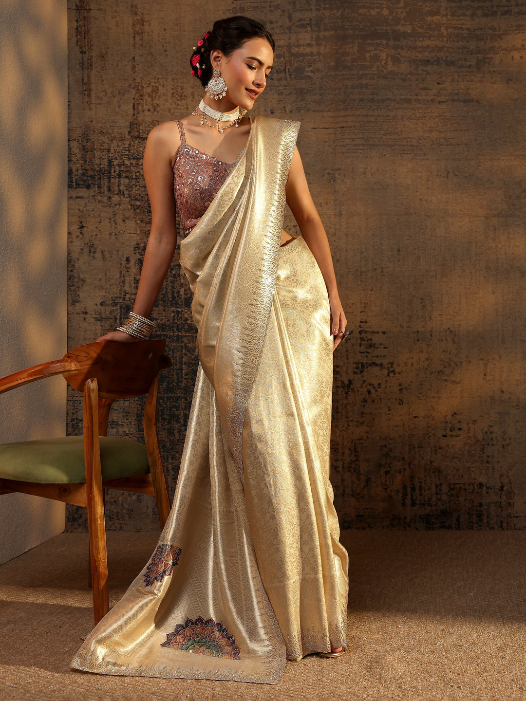 Gold Ethnic Motifs Woven Design Silk Blend Saree With Unstitched Blouse Piece