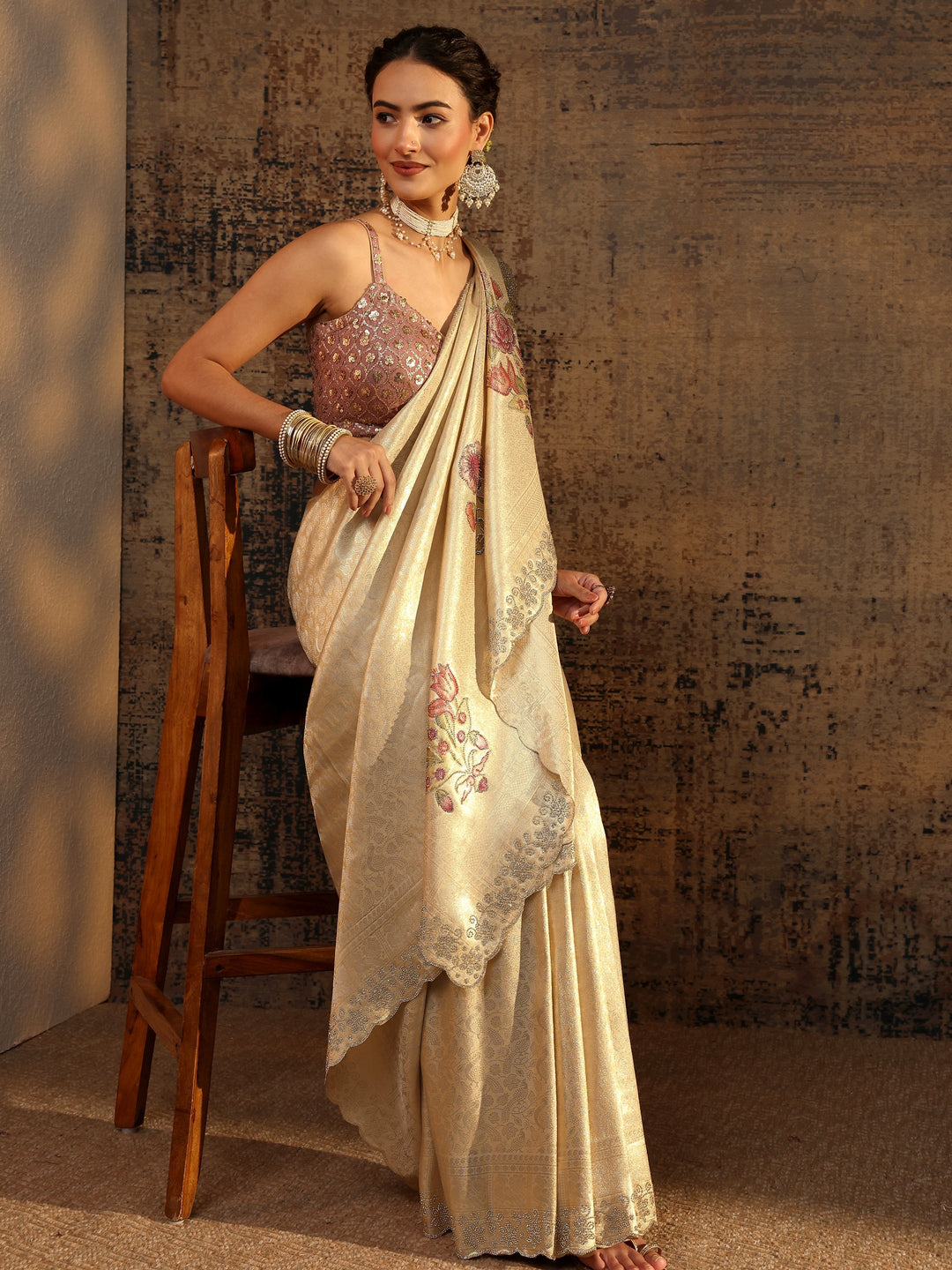 Gold Floral Woven Design Silk Blend Saree With Unstitched Blouse Piece
