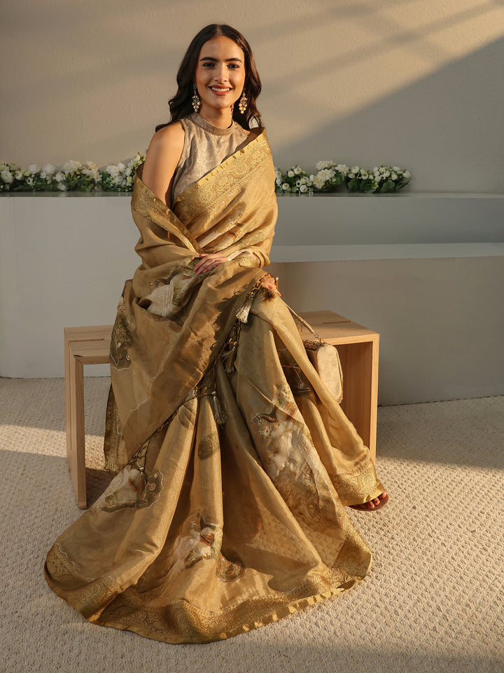 Gold Quirky Printed Silk Blend Saree With Unstitched Blouse Piece