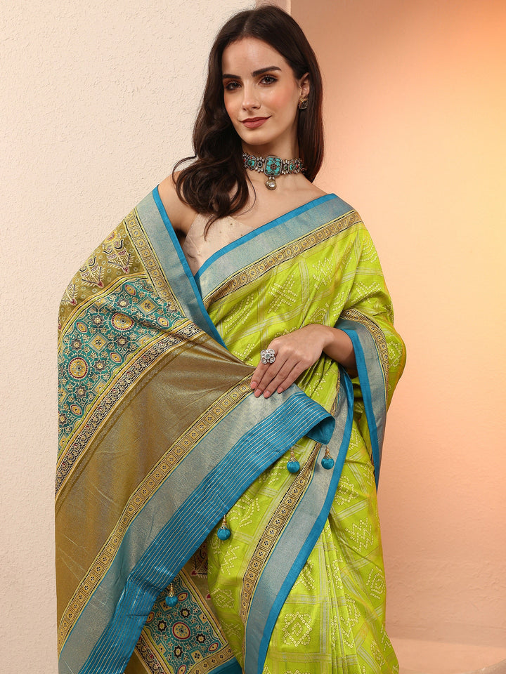 Green Bandhani Printed Sarees With Unstitched Blouse Piece