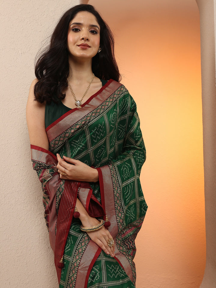 Green Bandhani Printed Silk Blend Saree With Unstitched Blouse Piece