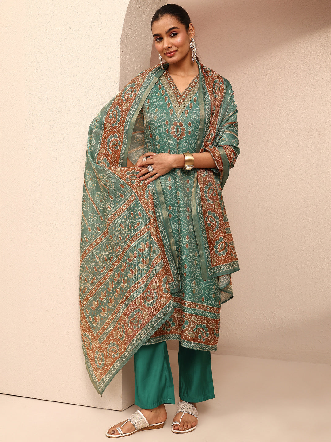 Green Bandhani Printed Silk Blend Straight Suit Set With Dupatta