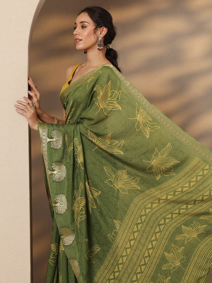 Green Embellished Silk Blend Saree With Unstitched Blouse Piece