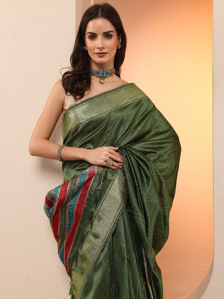 Green Embellished Silk Blend Sarees With Unstitched Blouse Piece