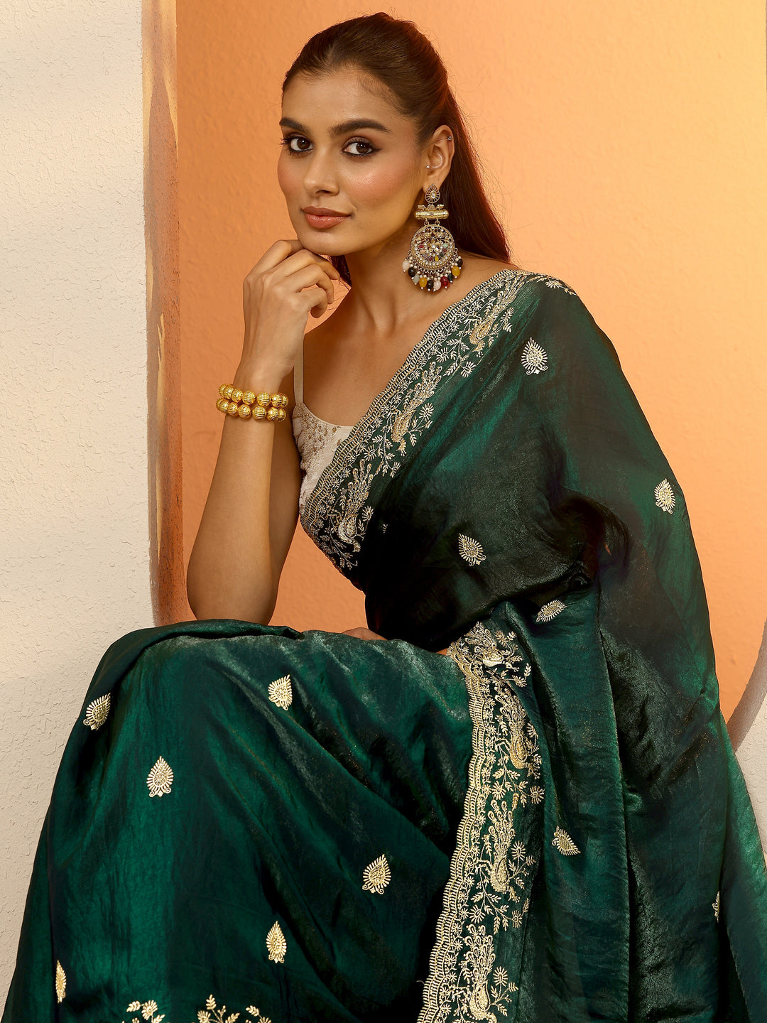 Green Embroidered Organza Saree With Unstitched Blouse Piece