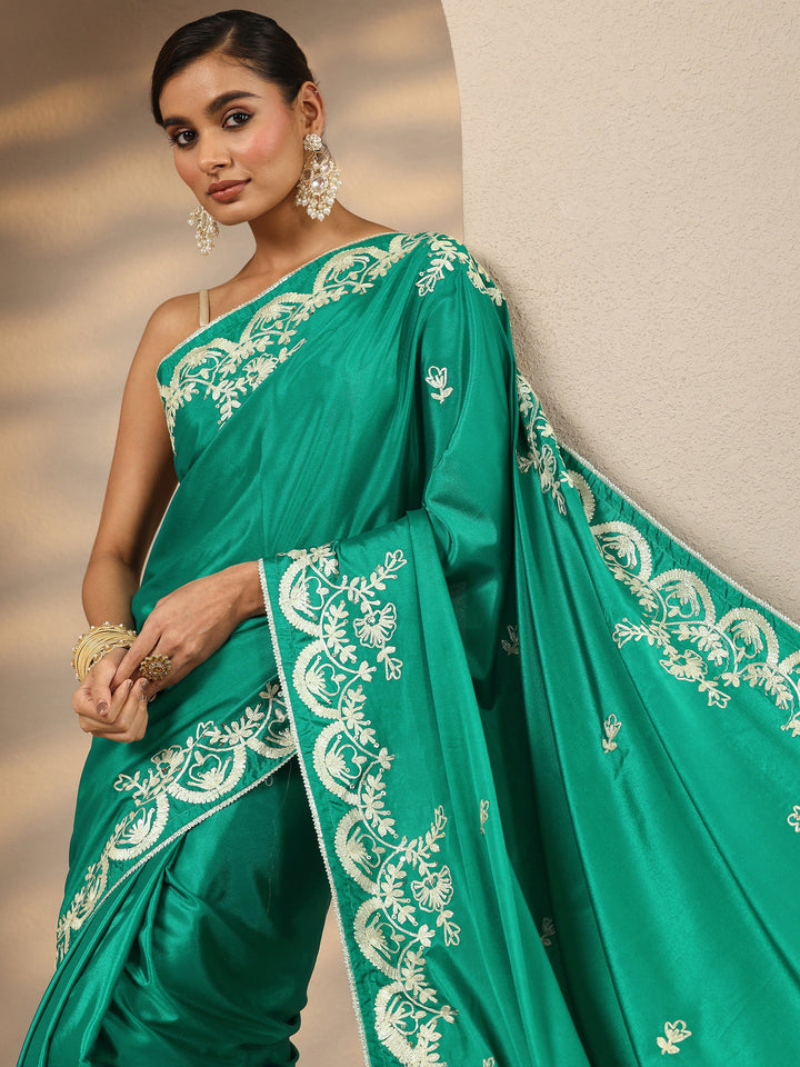 Green Embroidered Silk Blend Saree With Unstitched Blouse Piece