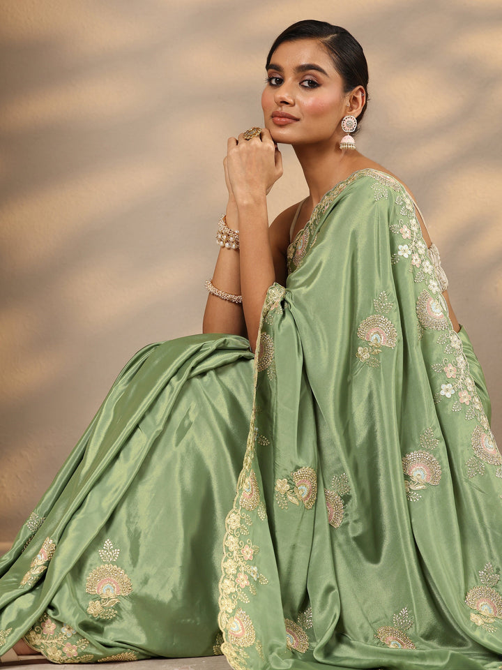 Green Embroidered Silk Blend Saree With Unstitched Blouse Piece