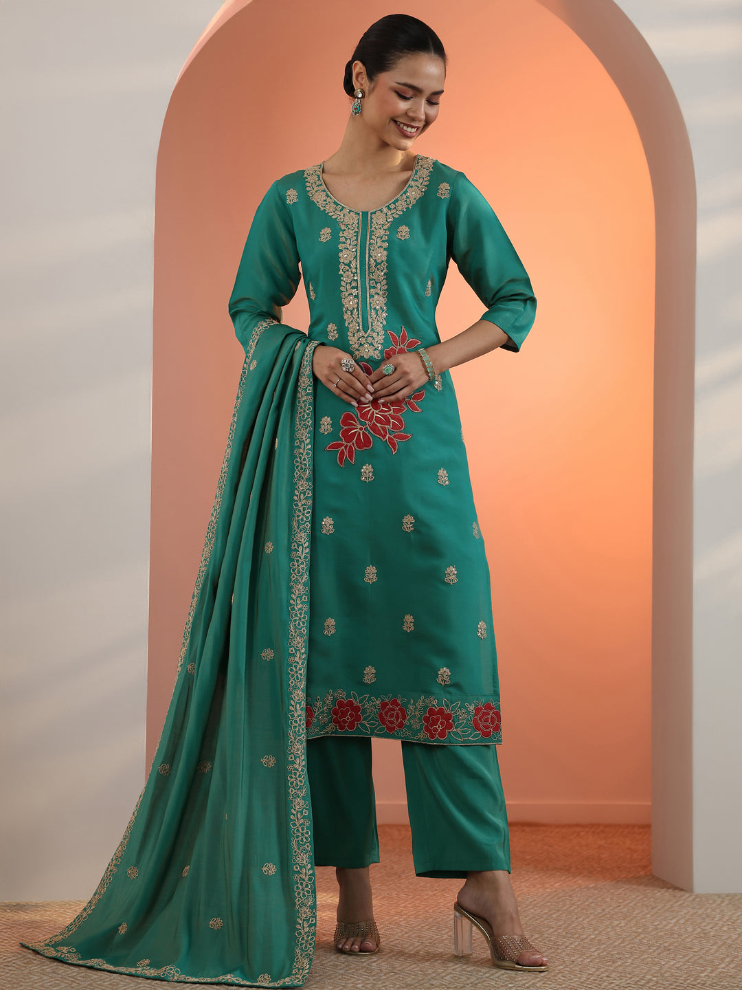 Green Embroidered Silk Blend Straight Suit Set With Dupatta