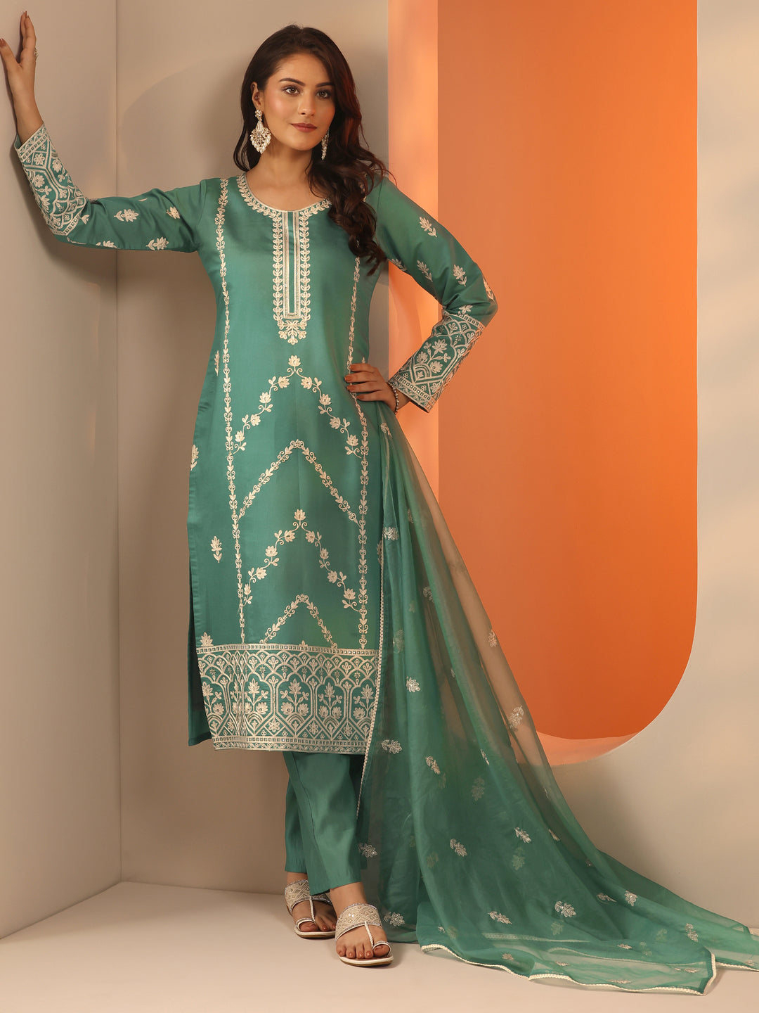 Green Embroidered Silk Blend Straight Suit Set With Dupatta