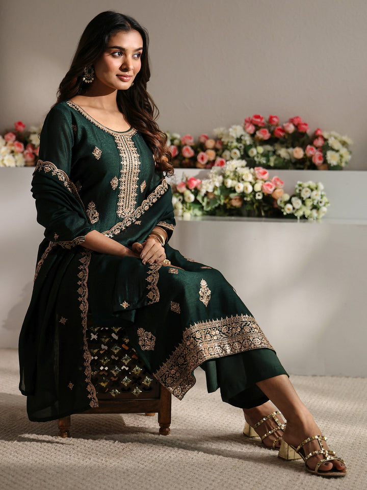 Green Embroidered Silk Blend Straight Suit Set With Dupatta