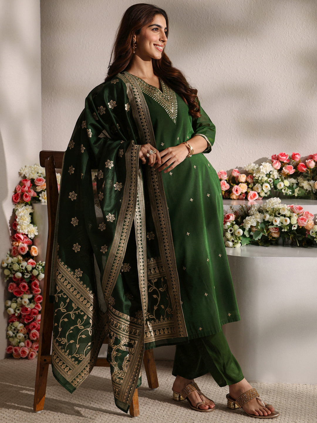 Green Embroidered Silk Blend Straight Suit Set With Dupatta