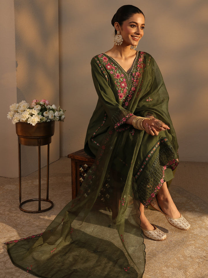 Green Ethnic Embroidered Silk Blend Straight Suits Set With Dupatta