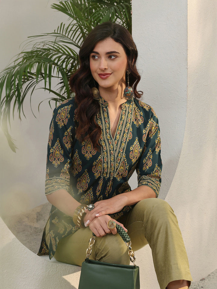 Green Ethnic Printed Cotton Straight Short Kurti